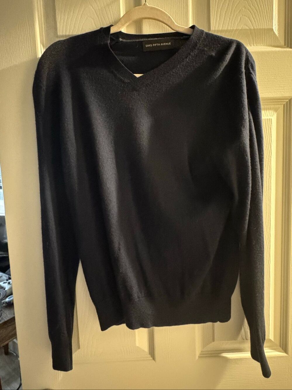 Saks Fifth Avenue Navy V-Neck Wool Blend Sweater Size M - Picture 2 of 6